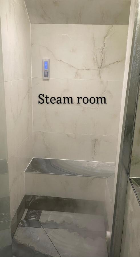 Luxury Apartment Edinburgh Centre With Steam Room Buitenkant foto